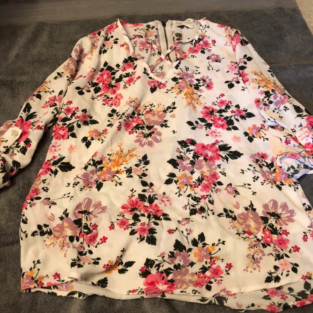 Three quarter sleeves blouse